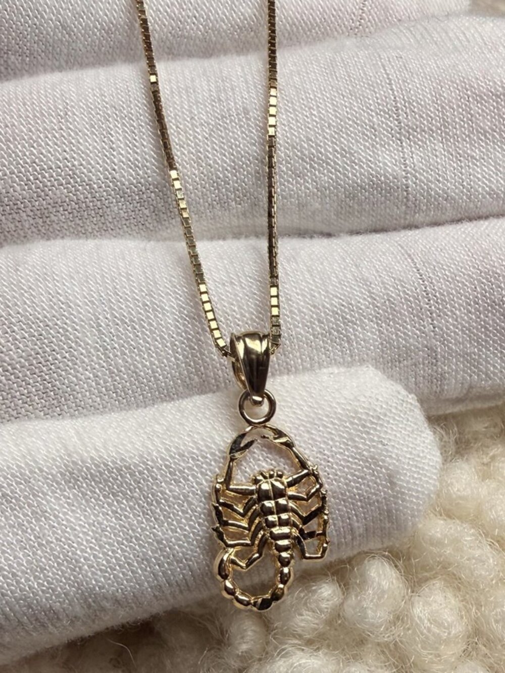 14K Yellow Gold Scorpion Pendant With 0.8mm Box Chain - 18 inch